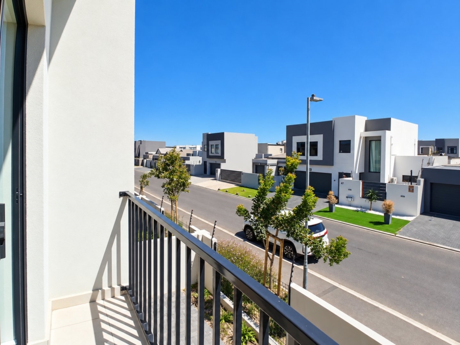 To Let 3 Bedroom Property for Rent in Sandown Western Cape